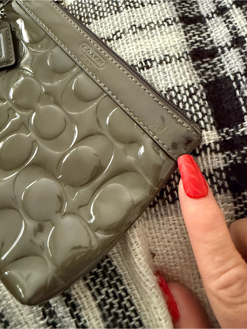 Coach Quilted Gray Patent Shoulder Bag with Chain Strap And Wristlet - Picture 9 of 12